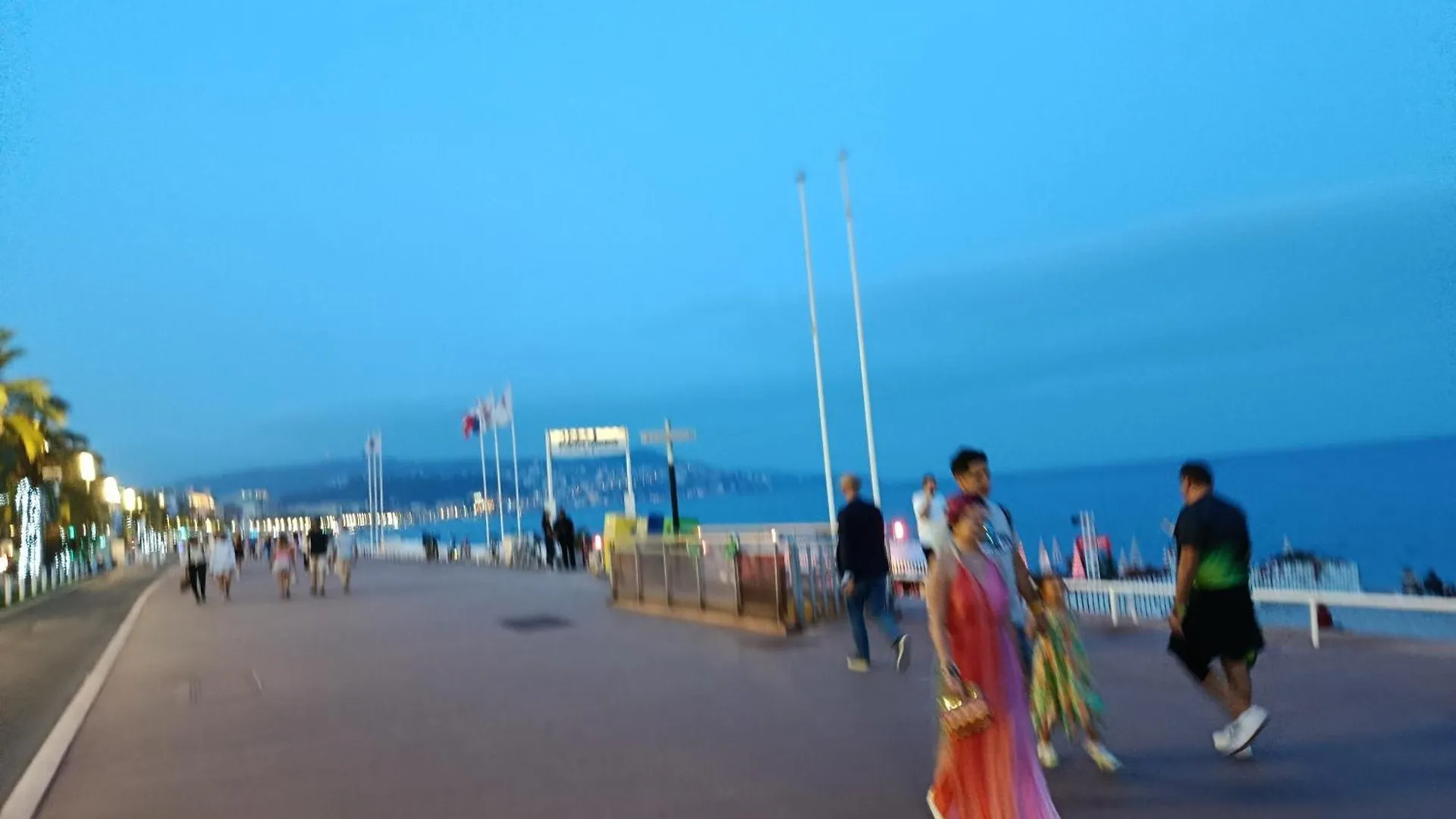 Nice 2 Pieces 200 M Mer Promenade Des Anglais Atypique Original 0*,  France